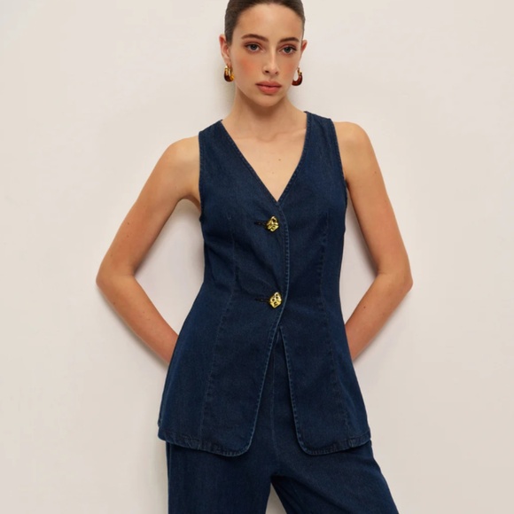 Commense Dark Blue Sleeveless button front top - Picture 1 of 12